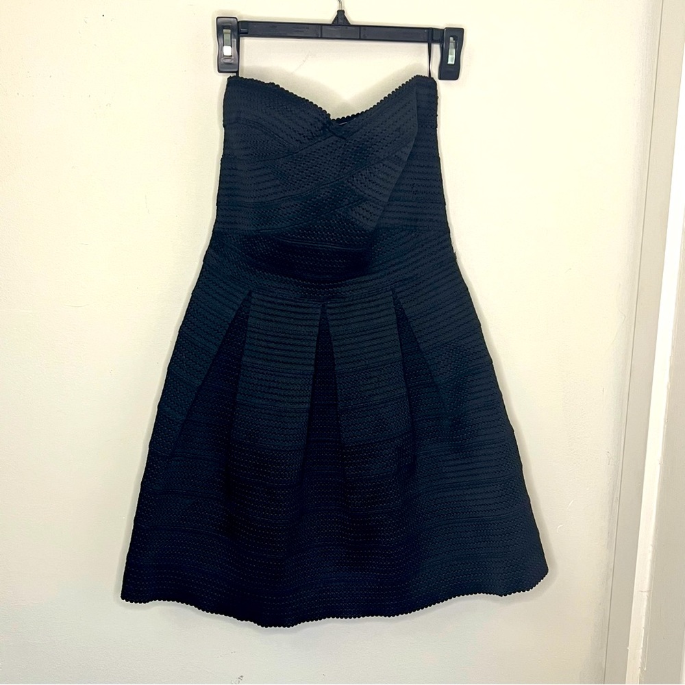 Express Black Textured Strapless Fit & Flare Skater Dress Medium